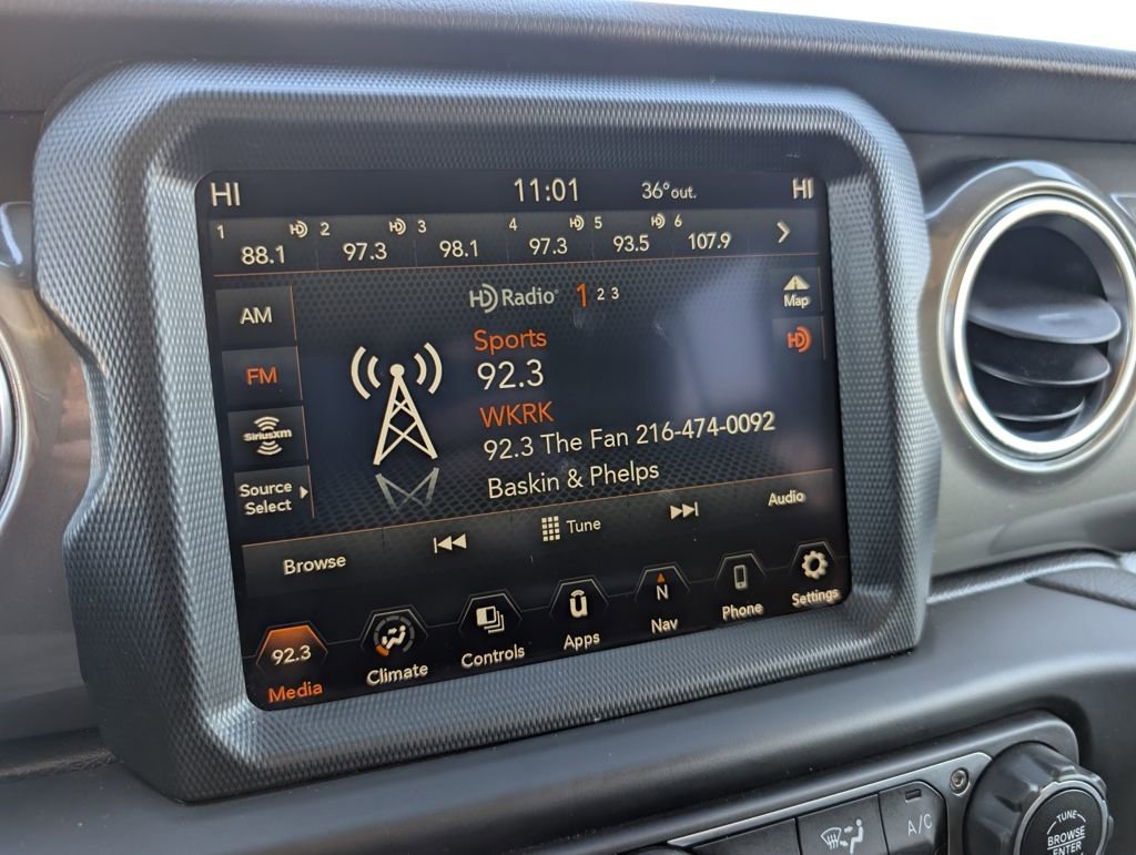 Used 2023 Jeep Wrangler Sahara image 25