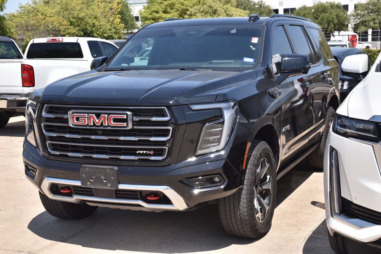 Used 2025 GMC Yukon AT4 w/ AT4 Premium Package AWD/4WD image 2