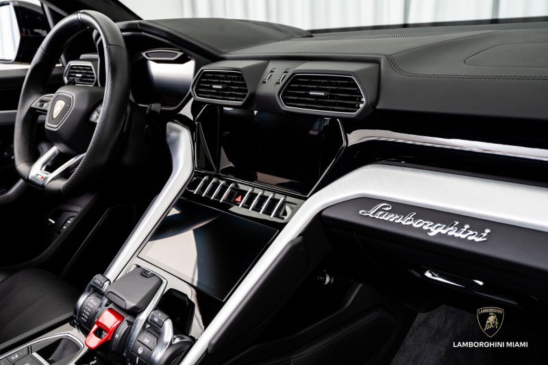 Used 2021 Lamborghini Urus image 50