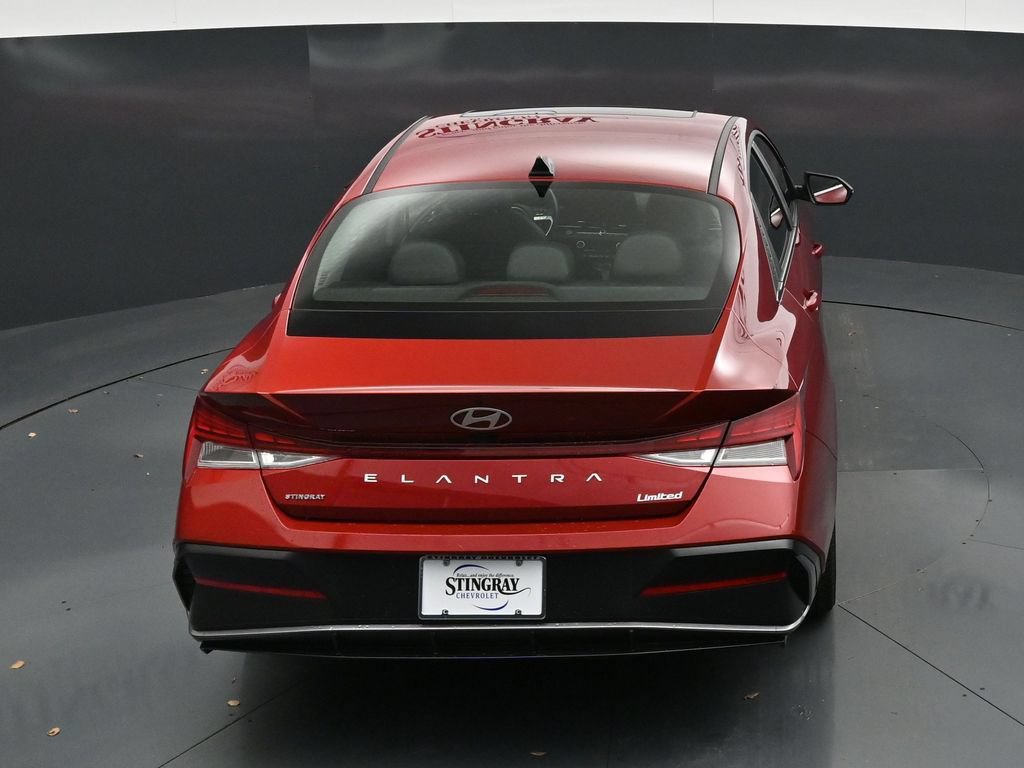 Used 2025 Hyundai Elantra Limited FWD image 23