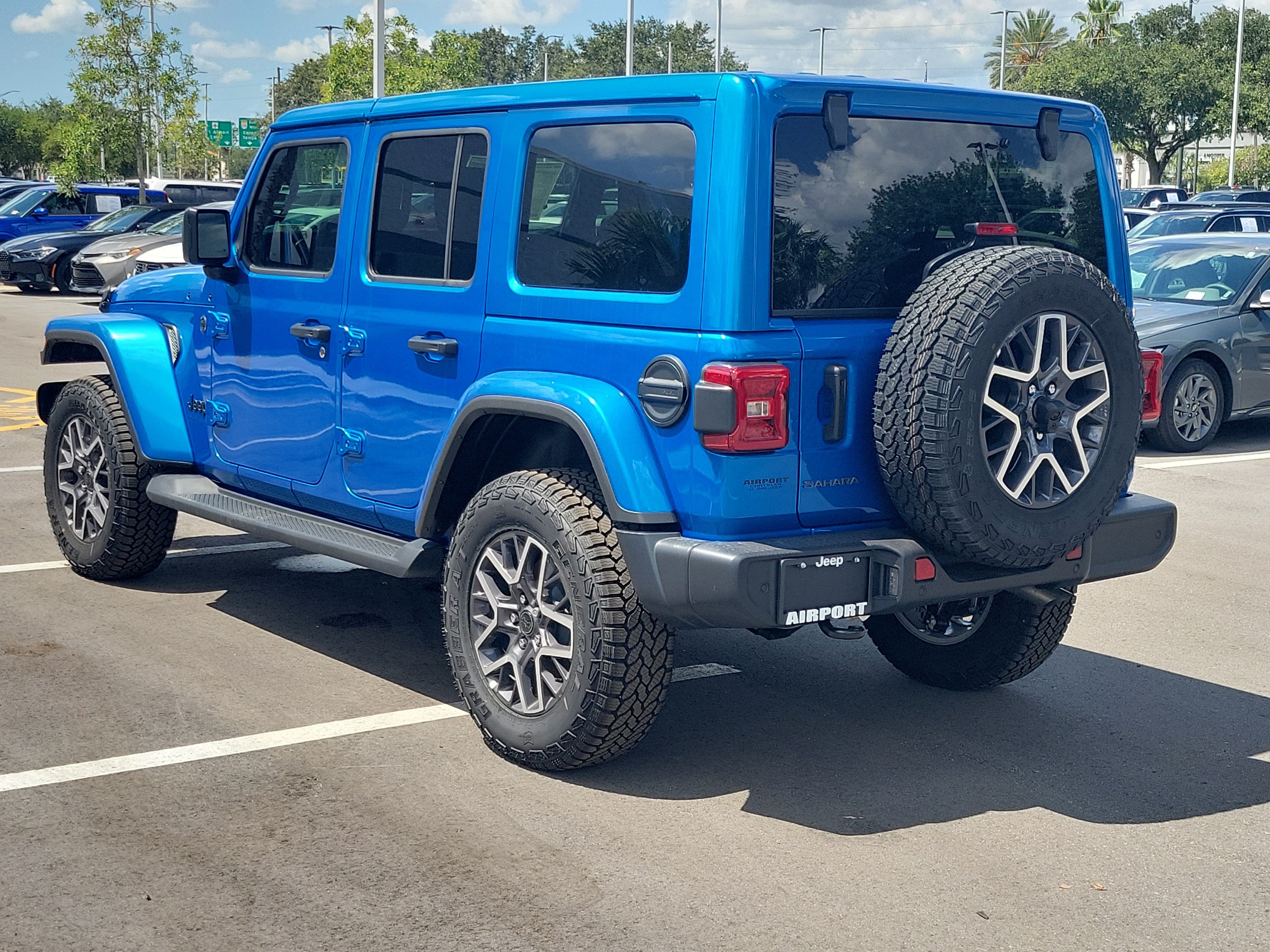 New 2026 Jeep Wrangler Unlimited Sahara AWD/4WD image 3