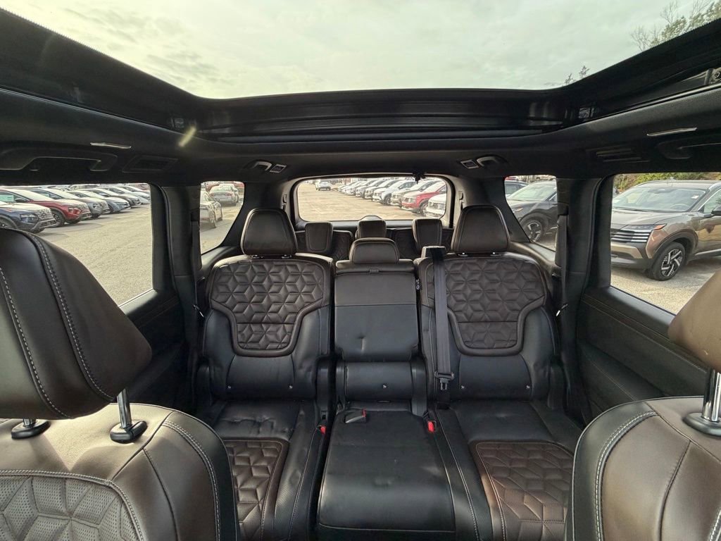 Used 2025 Nissan Armada Platinum image 26