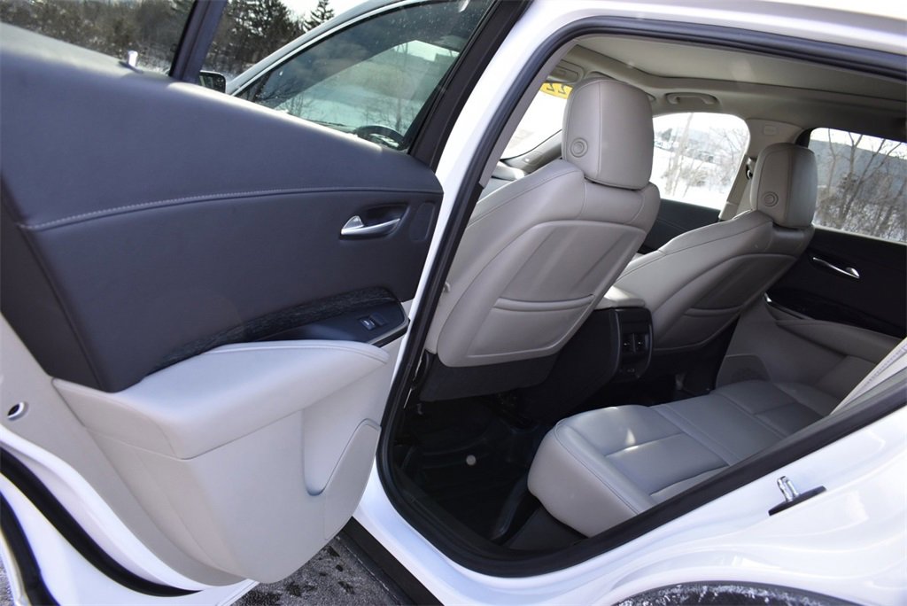 Used 2022 Cadillac XT4 Premium Luxury image 29