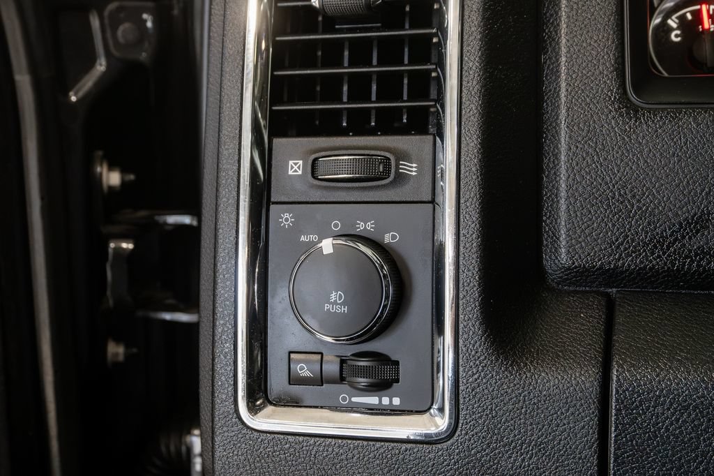 Used 2018 RAM 1500 Laramie AWD/4WD image 14