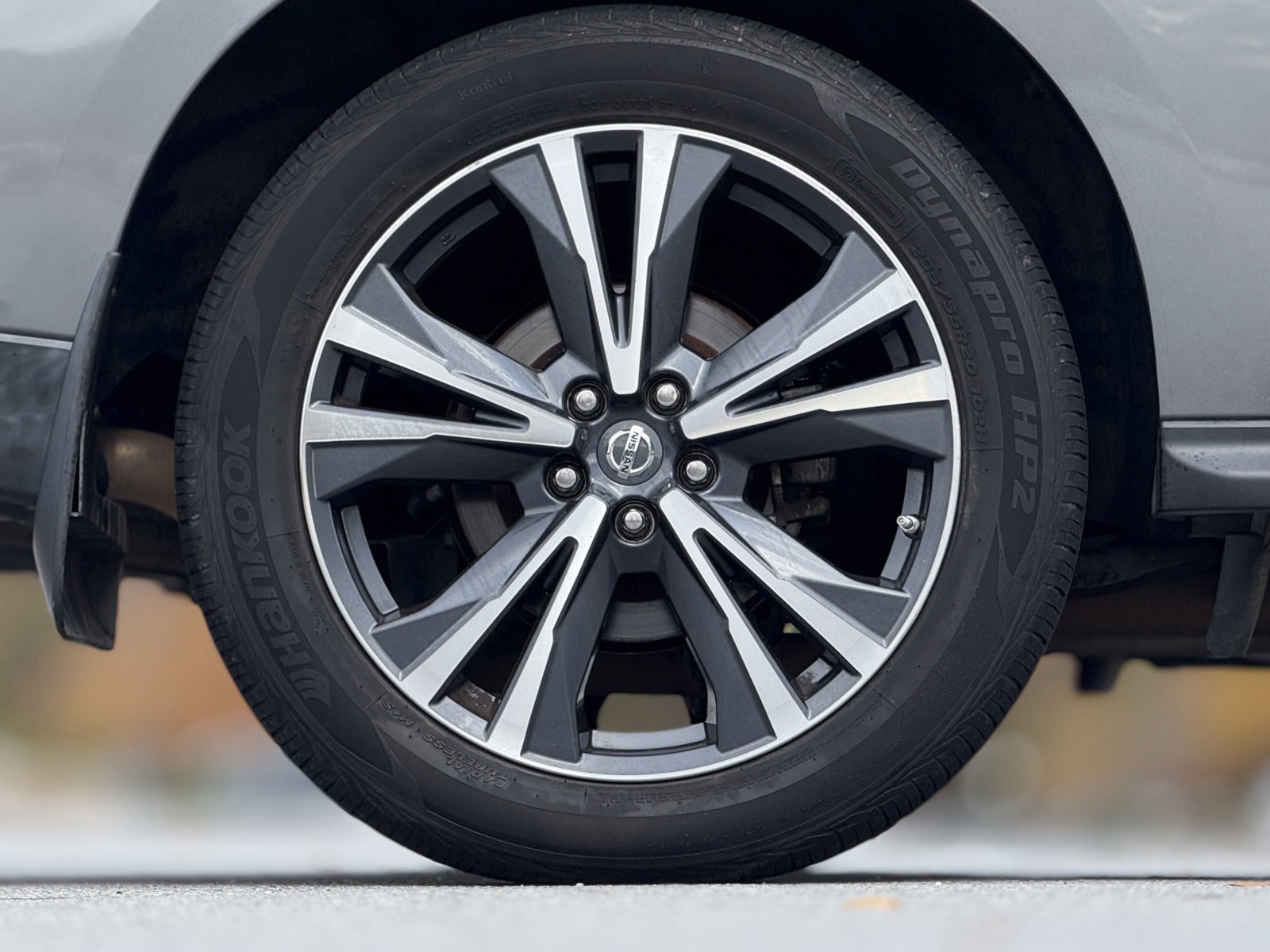 Used 2018 Nissan Pathfinder Platinum image 19