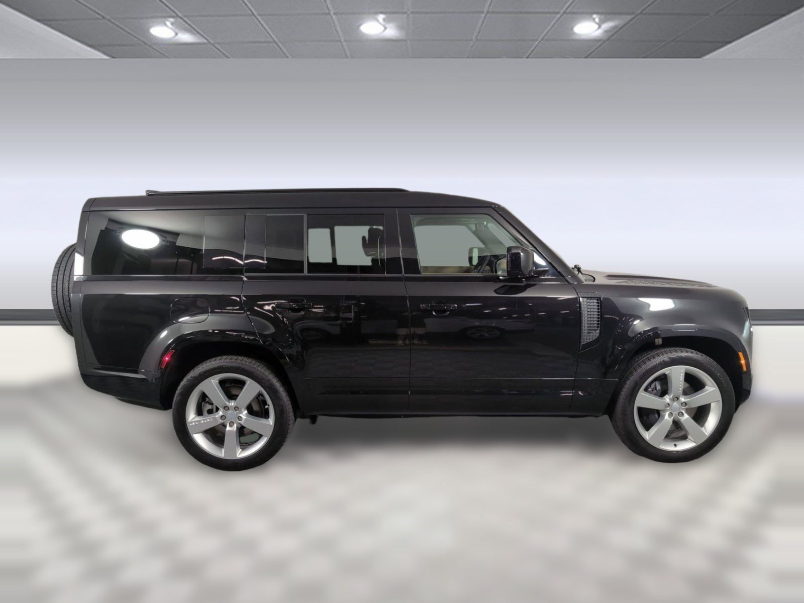 New 2025 Land Rover Defender 130 X-Dynamic SE AWD/4WD image 8