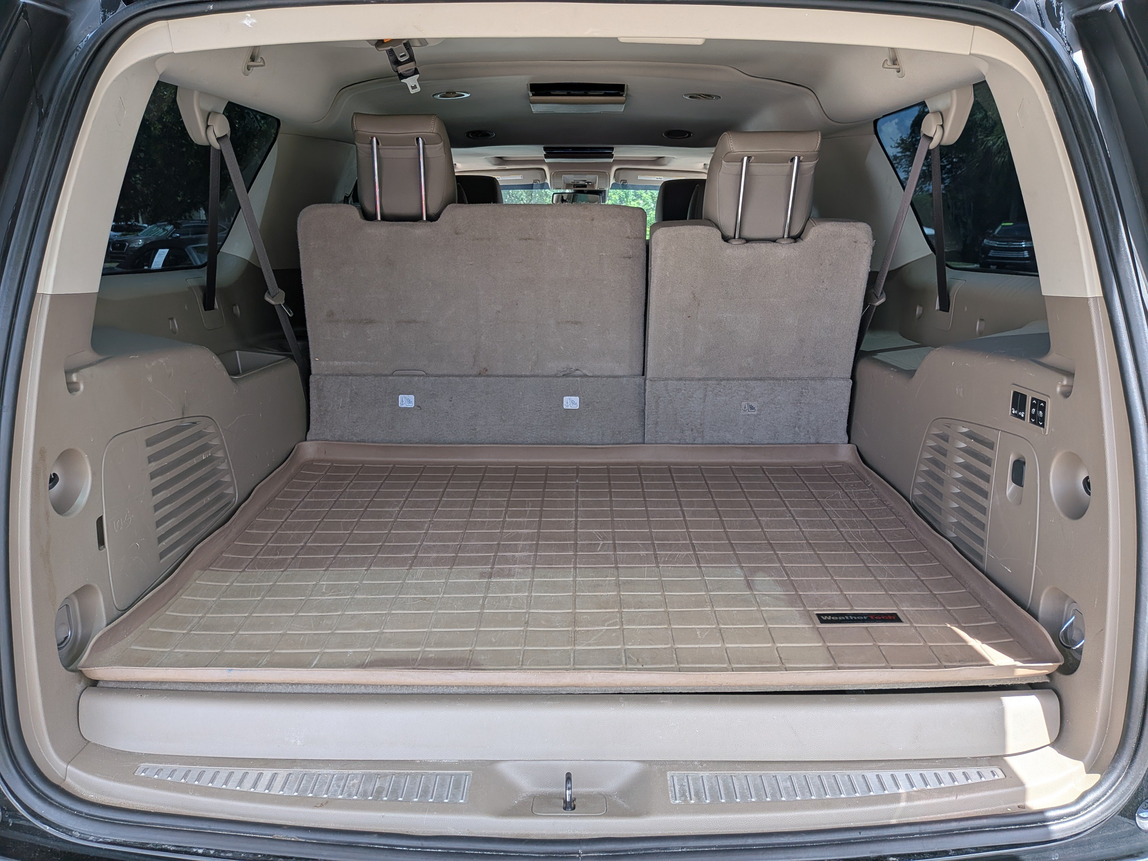Used 2019 Chevrolet Suburban Premier AWD/4WD image 13