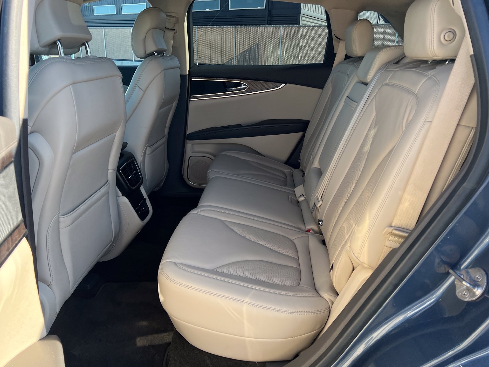 Used 2019 Lincoln Nautilus Select AWD/4WD image 25
