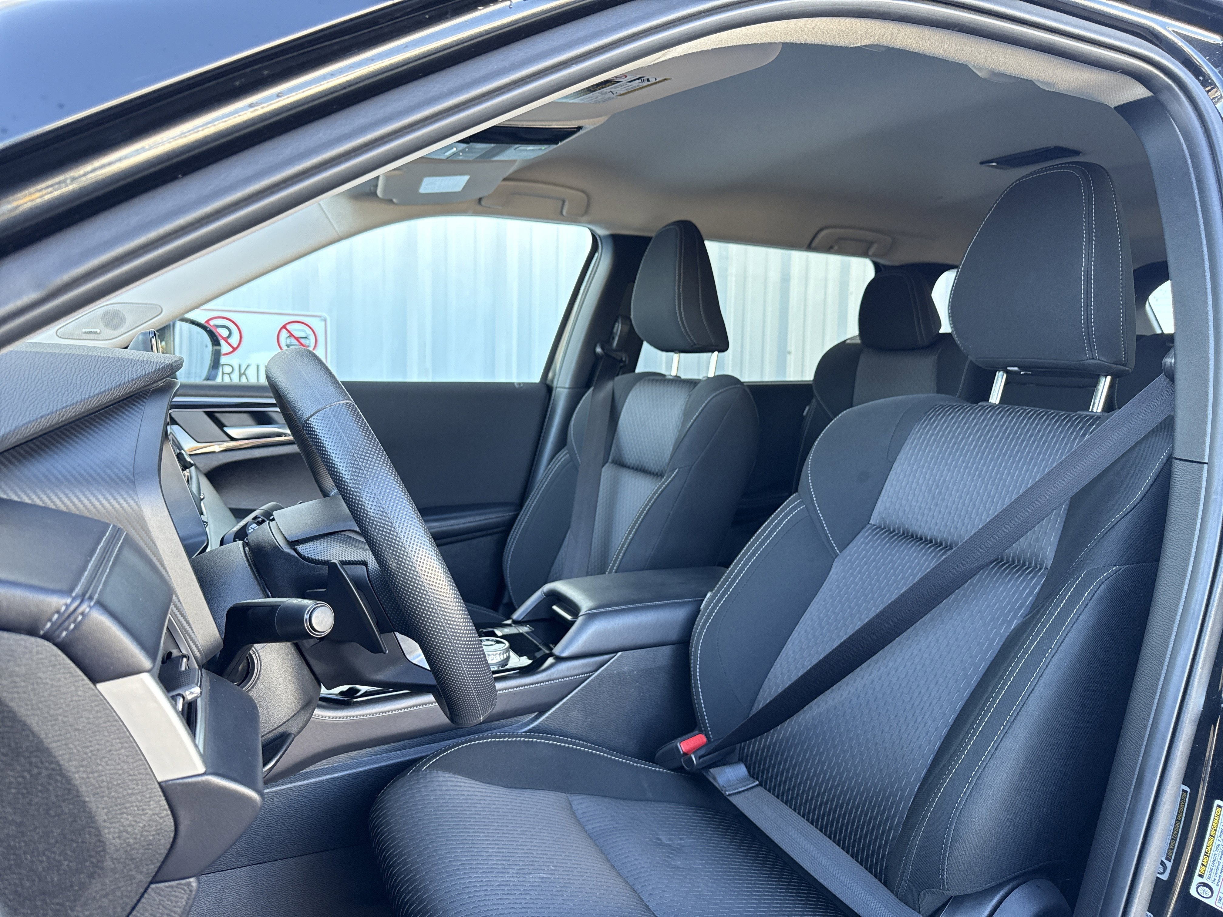 Used 2025 Mitsubishi Outlander ES image 17