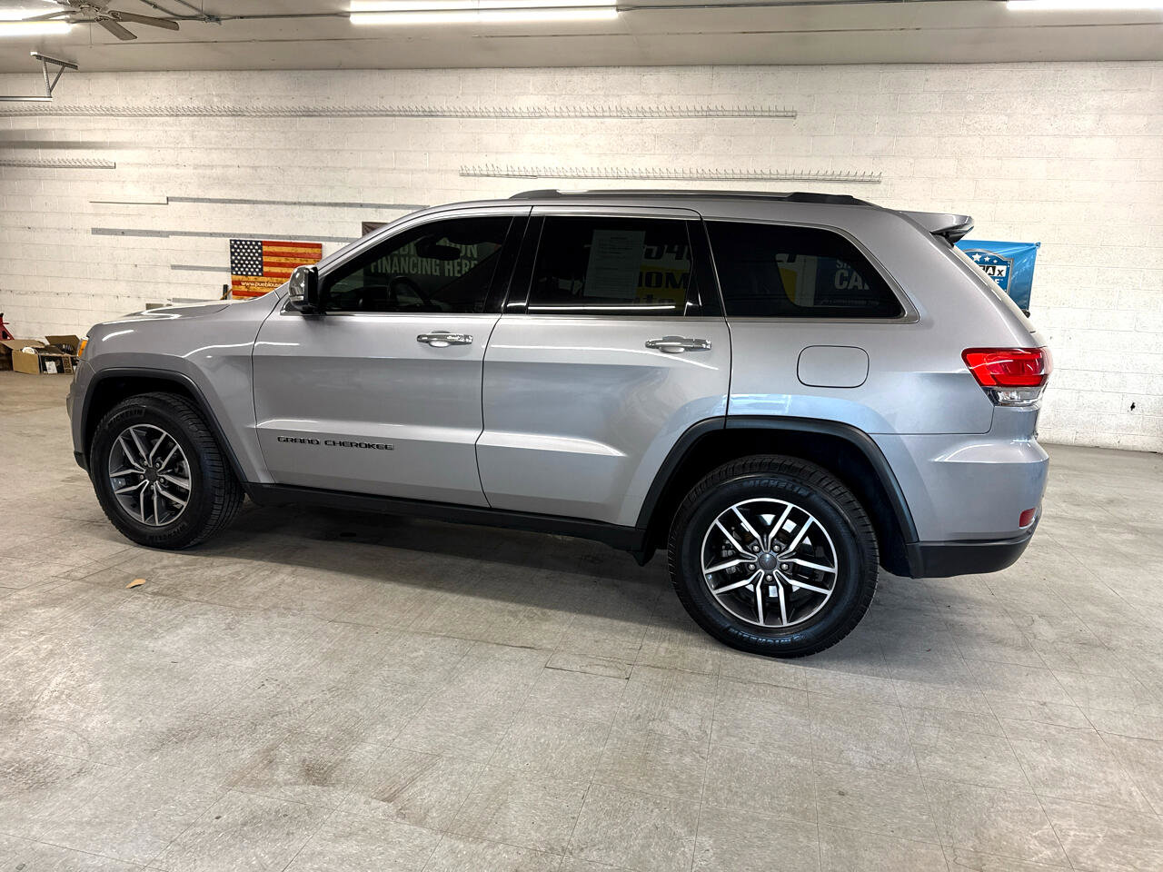 Used 2019 Jeep Grand Cherokee Limited image 2