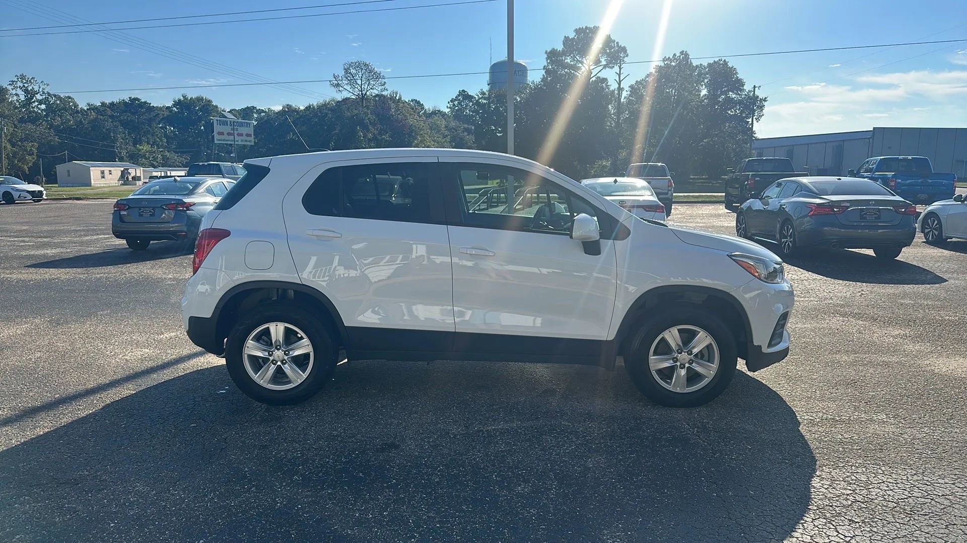 Used 2022 Chevrolet Trax LS w/ Tint and Cruise Package image 4