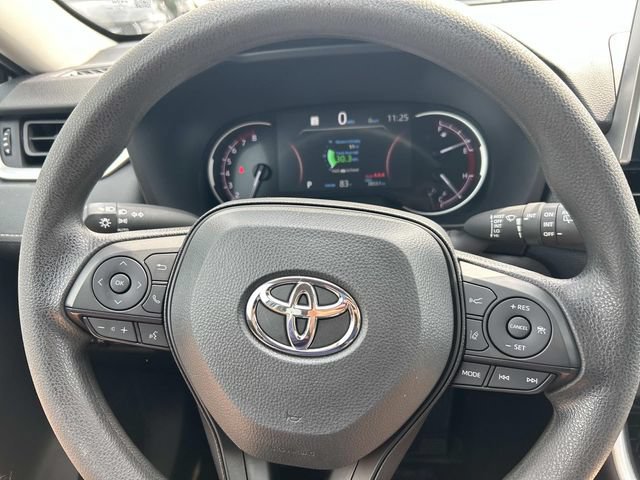 Used 2025 Toyota RAV4 XLE AWD/4WD image 26