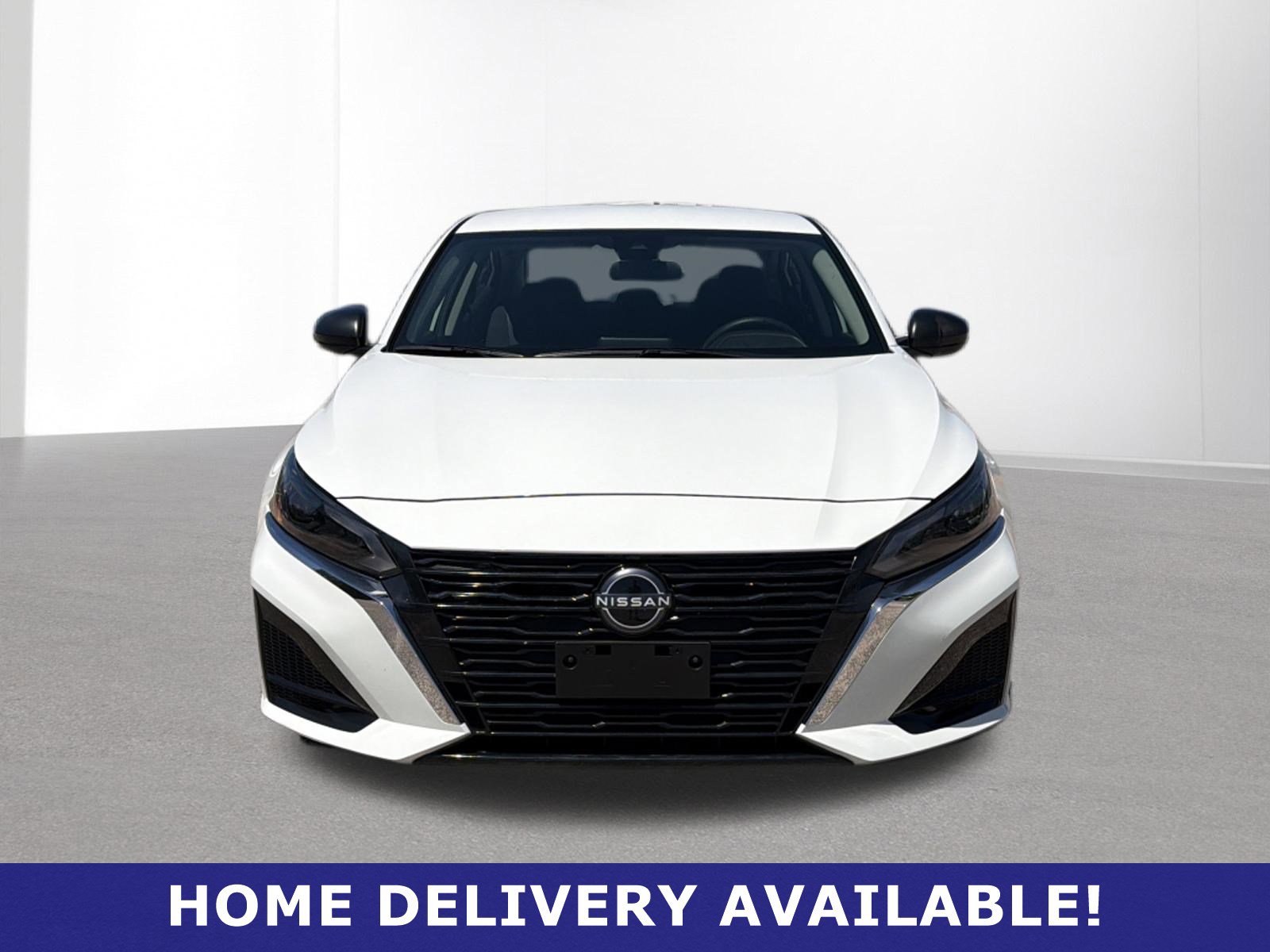 Used 2025 Nissan Altima 2.5 SV FWD image 2