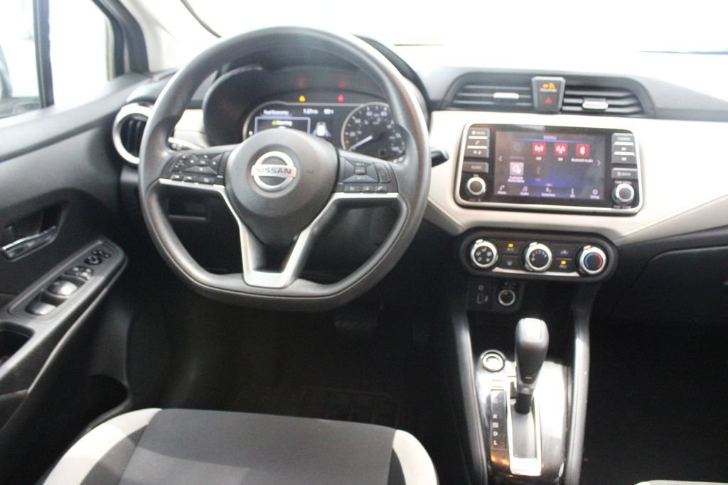 Used 2021 Nissan Versa SV FWD image 2