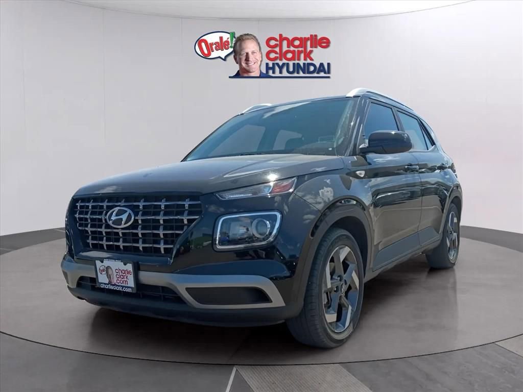 Used 2024 Hyundai Venue SEL video 1