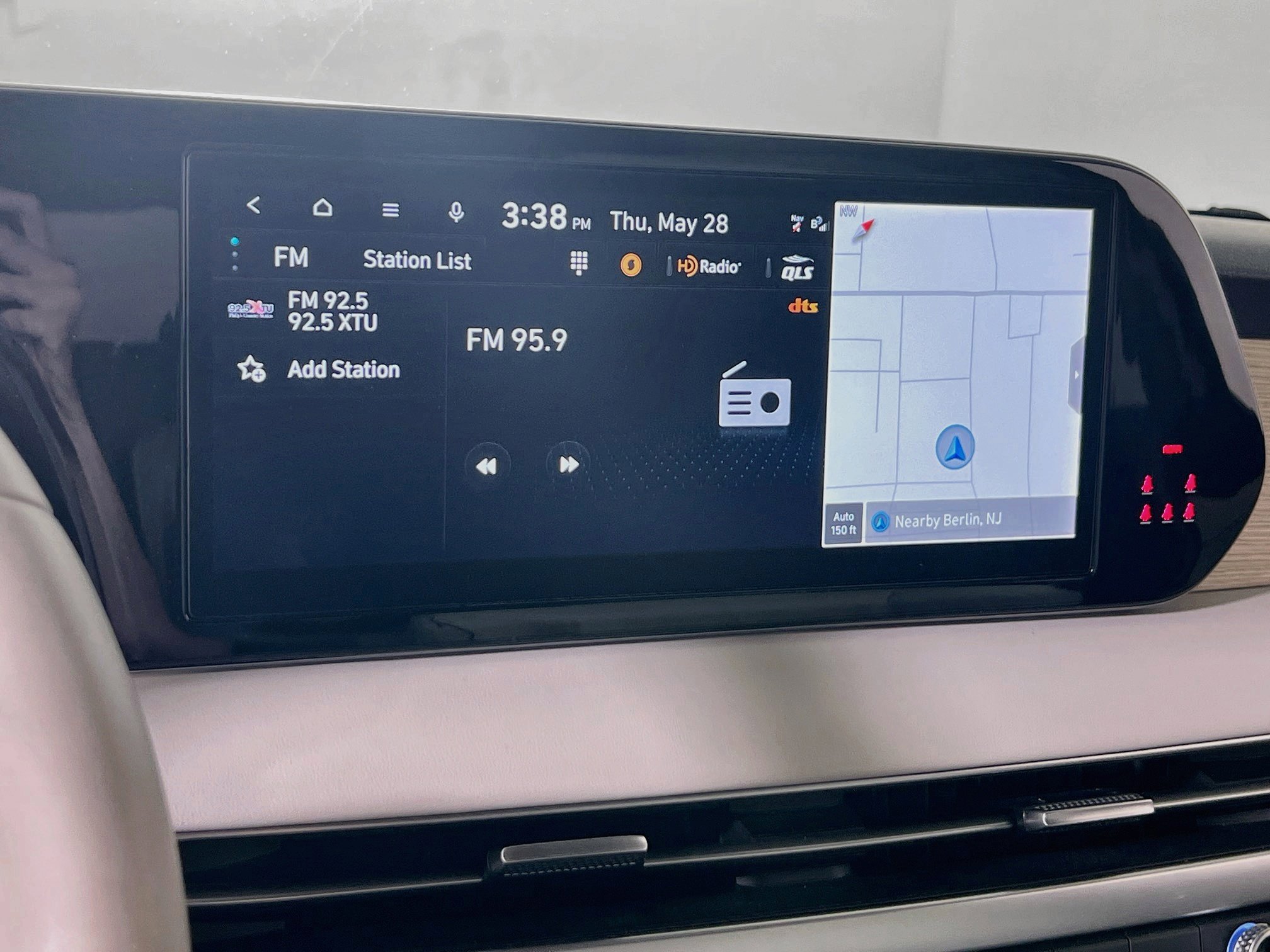 Used 2024 Hyundai Palisade Limited AWD/4WD image 15