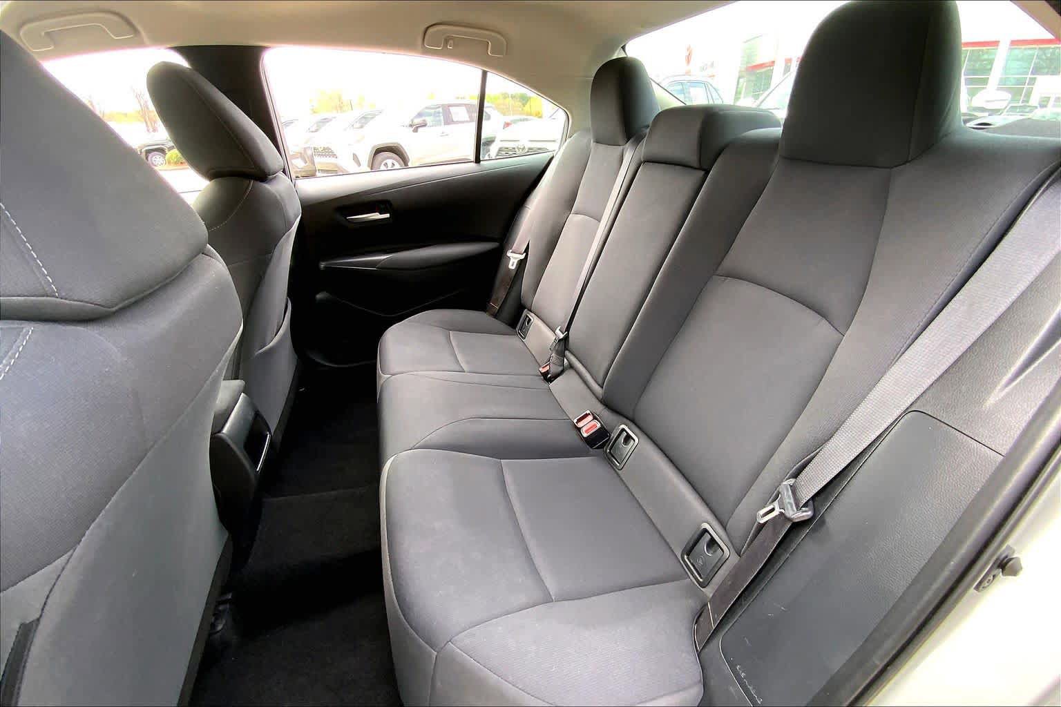Used 2021 Toyota Corolla LE image 20