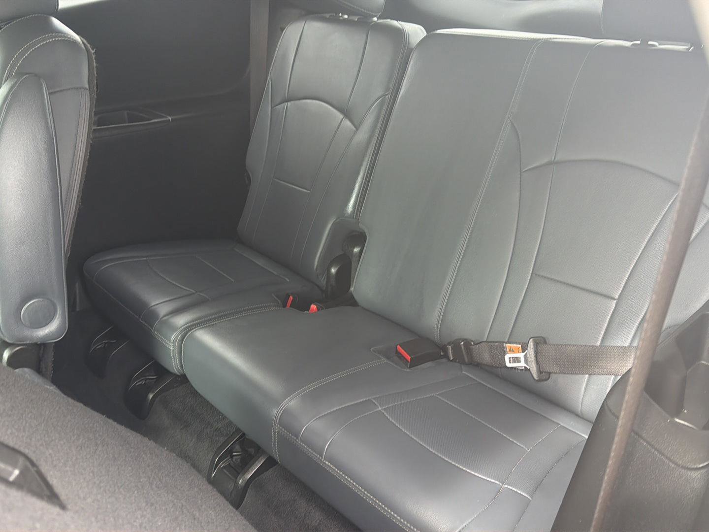 Used 2021 Buick Enclave Essence image 29