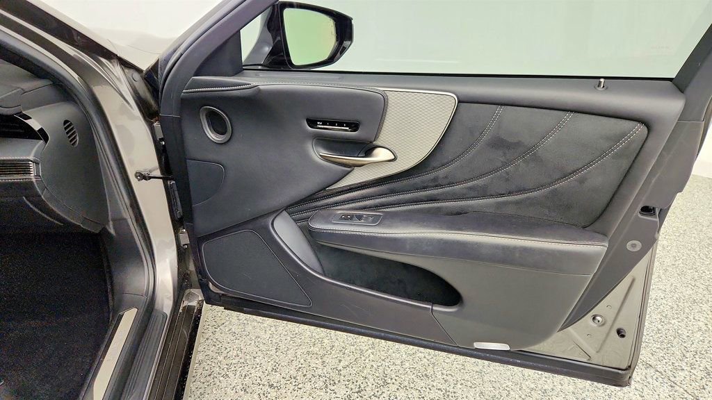 Used 2018 Lexus LS 500 F Sport w/ Accessory Package (Z2) RWD image 26