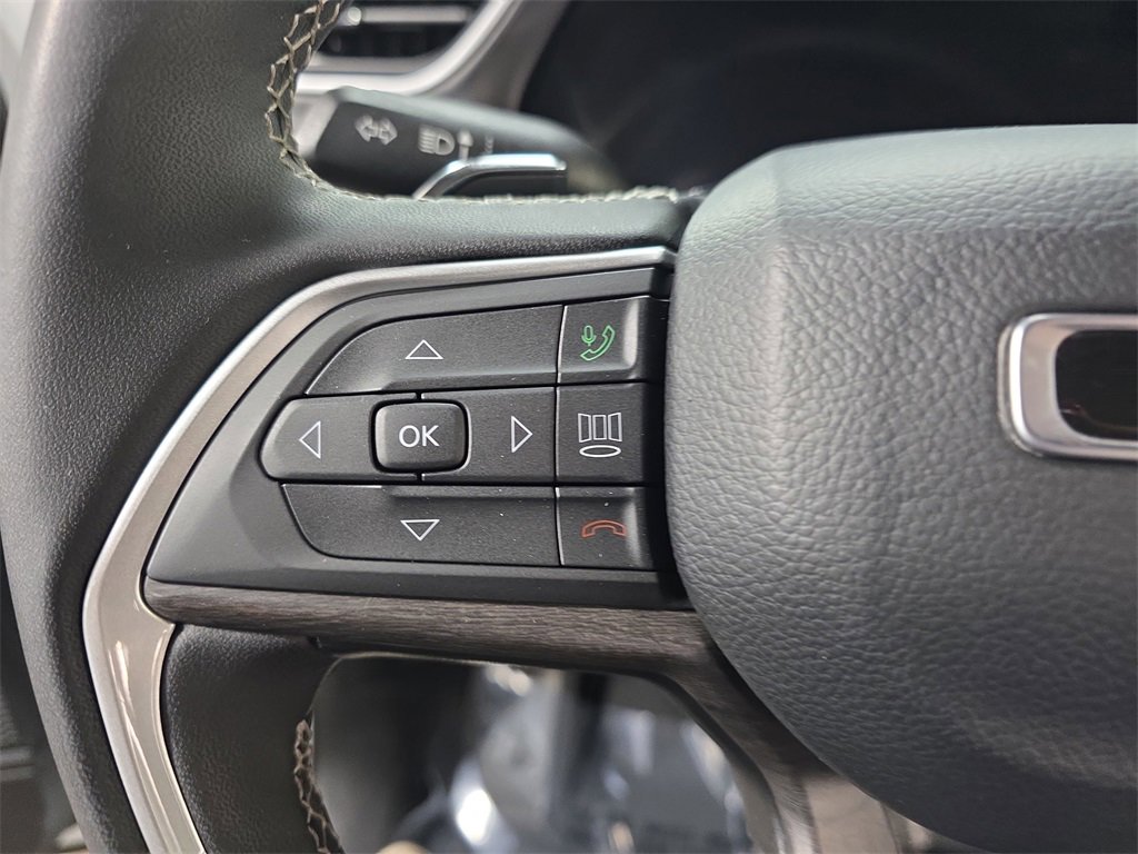 Used 2024 Jeep Grand Cherokee L Limited w/ Luxury Tech Group II image 19