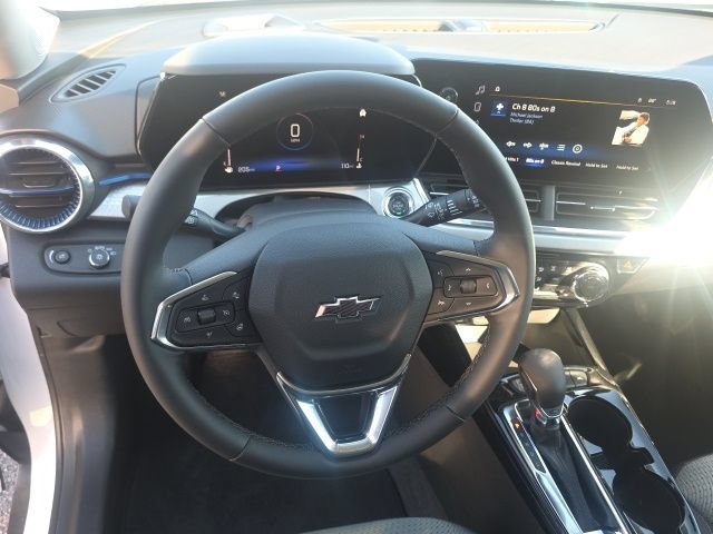 New 2026 Chevrolet Trax LT w/ Midnight Edition FWD image 12