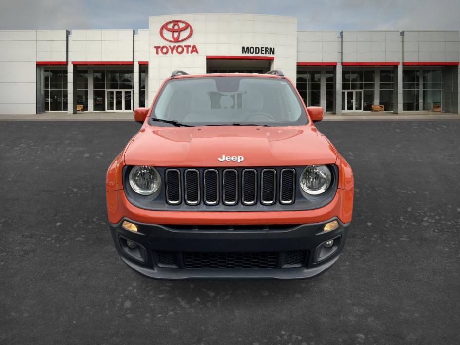 Used 2016 Jeep Renegade Latitude w/ Popular Equipment Group AWD/4WD image 3