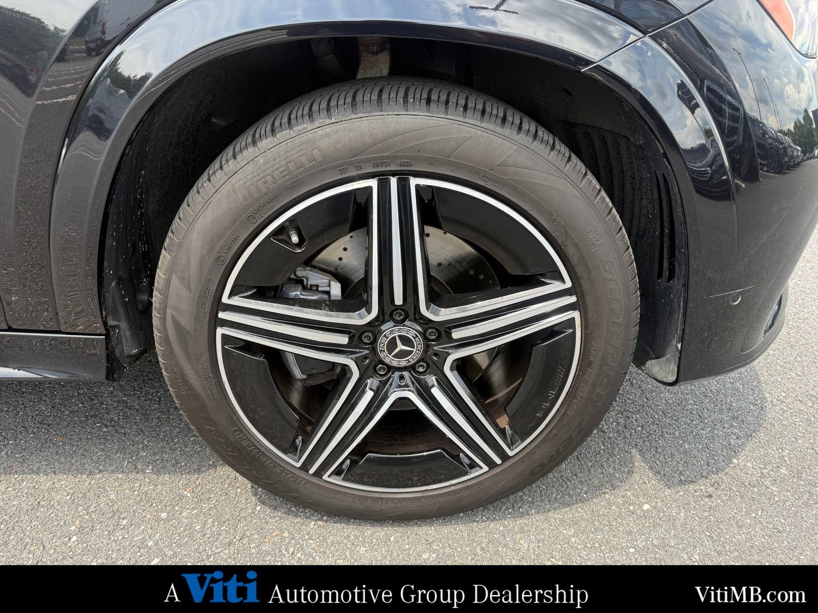 Certified 2025 Mercedes-Benz GLE 350 4MATIC w/ AMG Line Exterior image 15