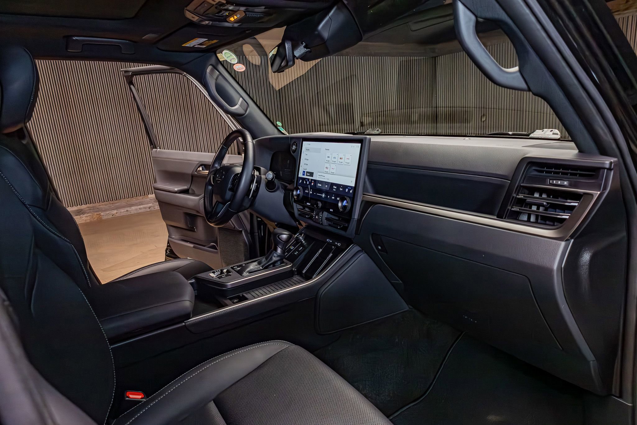 Used 2024 Lexus GX 550 w/ Cold Area Package image 14