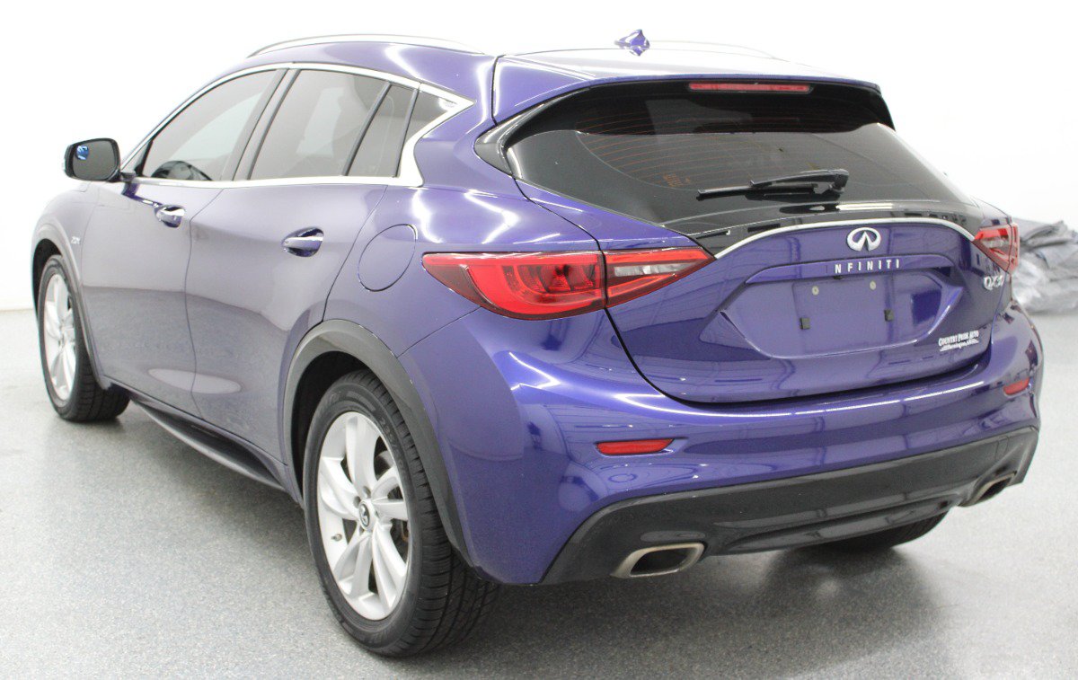 Used 2017 INFINITI QX30 Premium FWD image 6