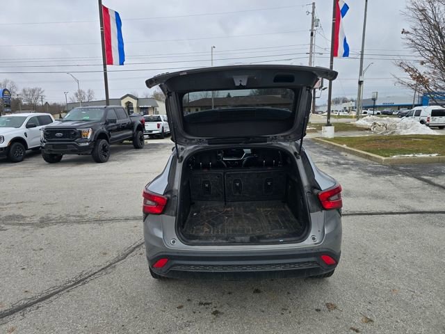 Used 2024 Chevrolet Trax RS w/ Sunroof Package image 14