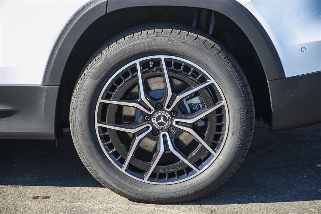 Used 2023 Mercedes-Benz EQB 350 4MATIC SUV image 10