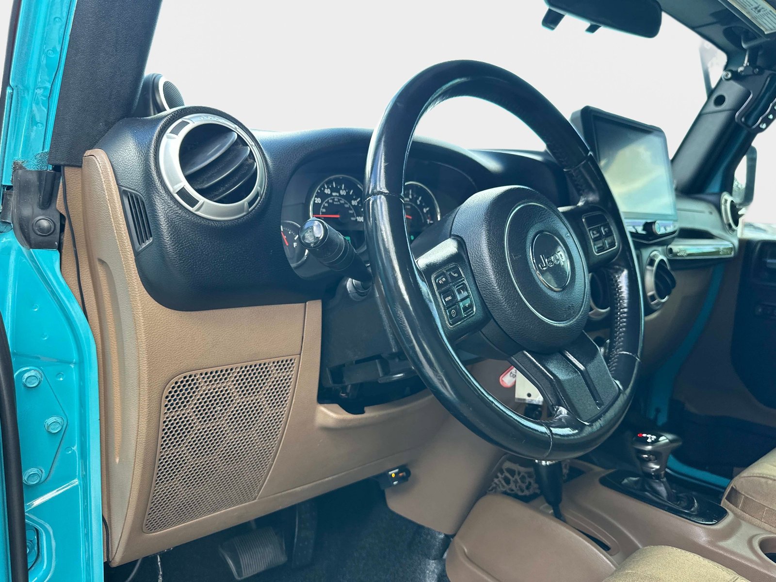 Used 2012 Jeep Wrangler Unlimited Sahara w/ Connectivity Group image 19