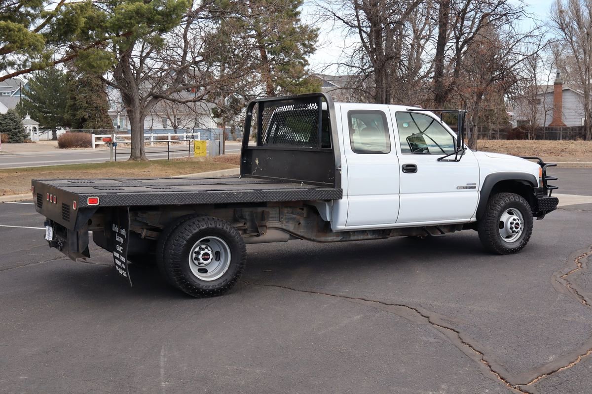 Used 2007 GMC Sierra 3500 W/T w/ Heavy-Duty Power Package image 4