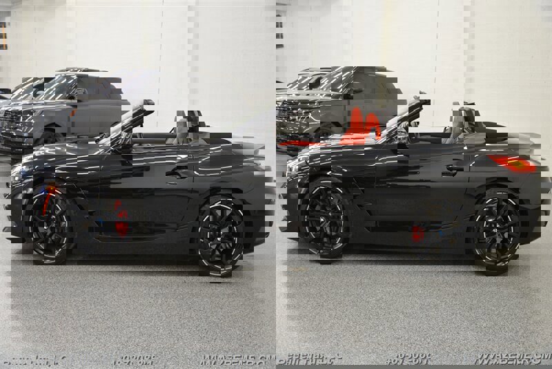 Used 2023 BMW Z4 M40i w/ Premium Package image 38