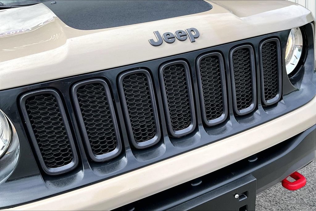 Used 2016 Jeep Renegade Trailhawk AWD/4WD image 33
