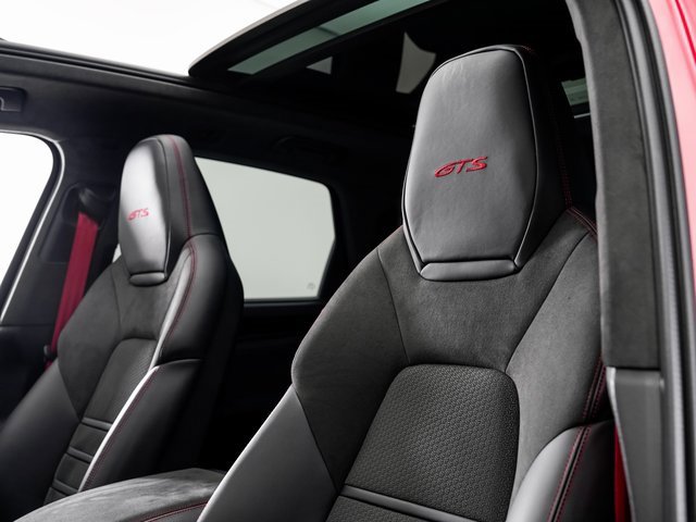 Used 2025 Porsche Cayenne GTS image 11