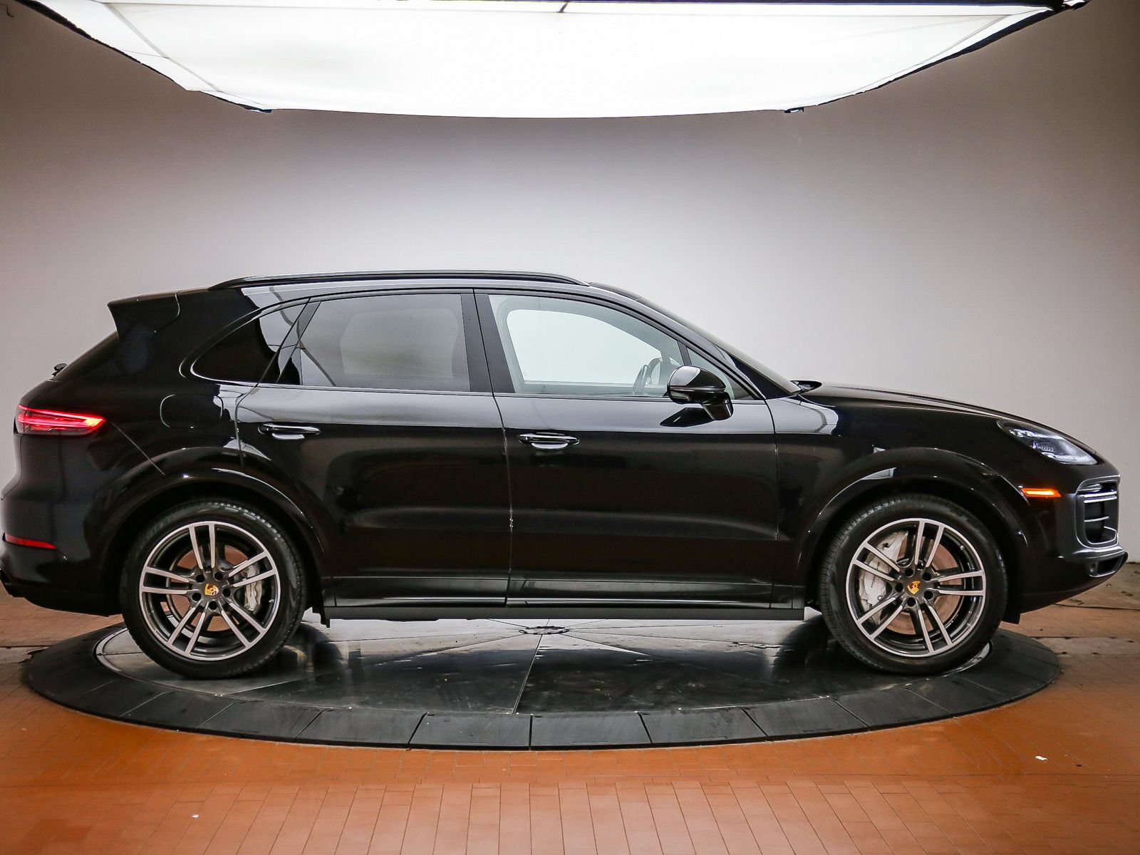 Certified 2020 Porsche Cayenne Turbo AWD/4WD image 8