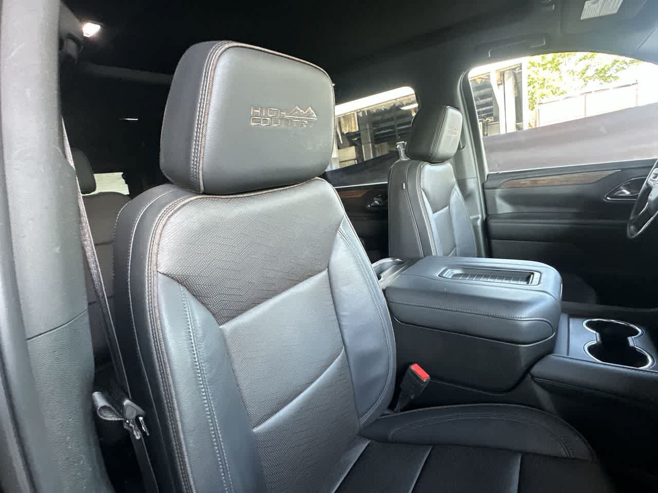 Used 2024 Chevrolet Suburban High Country AWD/4WD image 27
