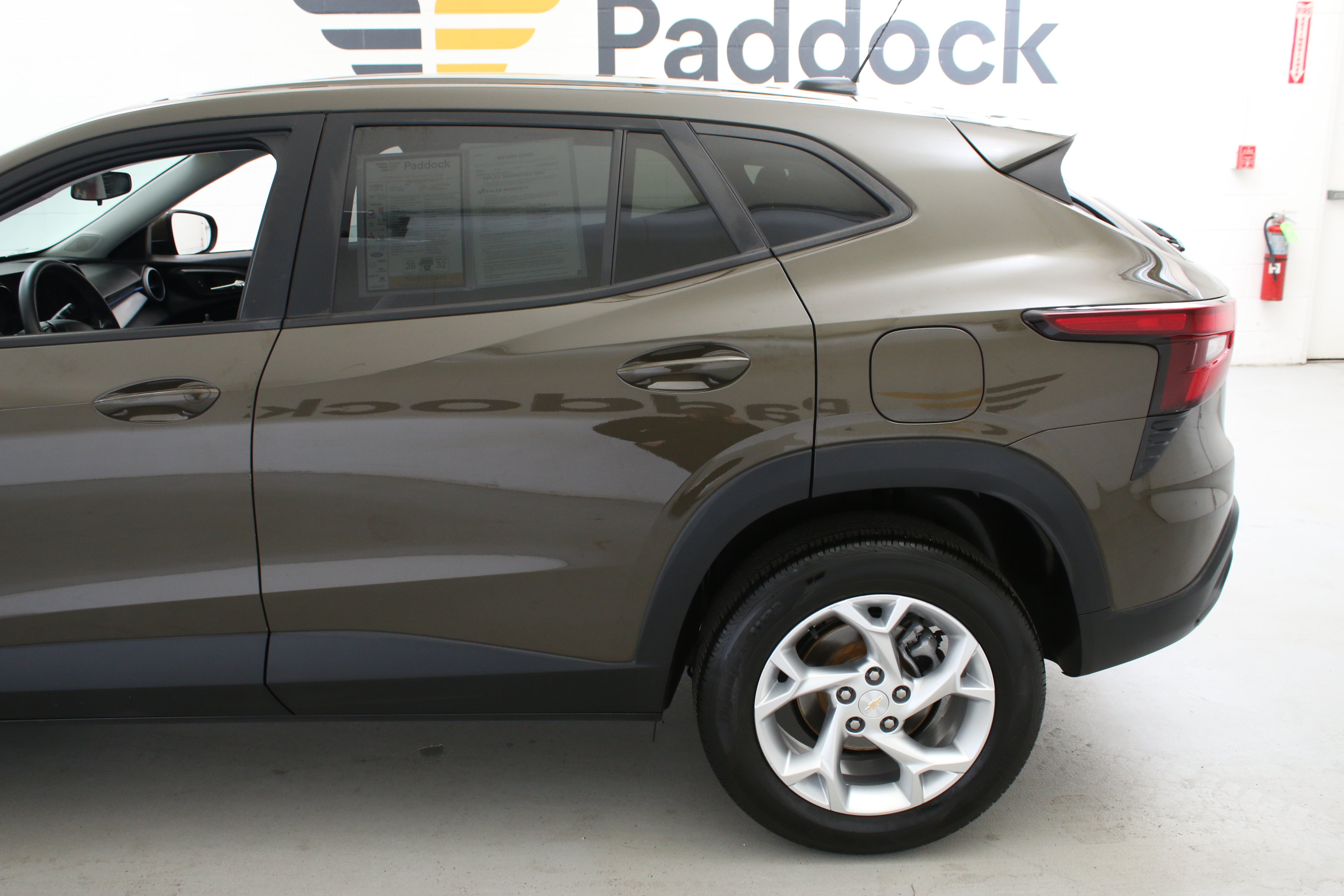 Used 2024 Chevrolet Trax LS w/ LS Convenience Package FWD image 5