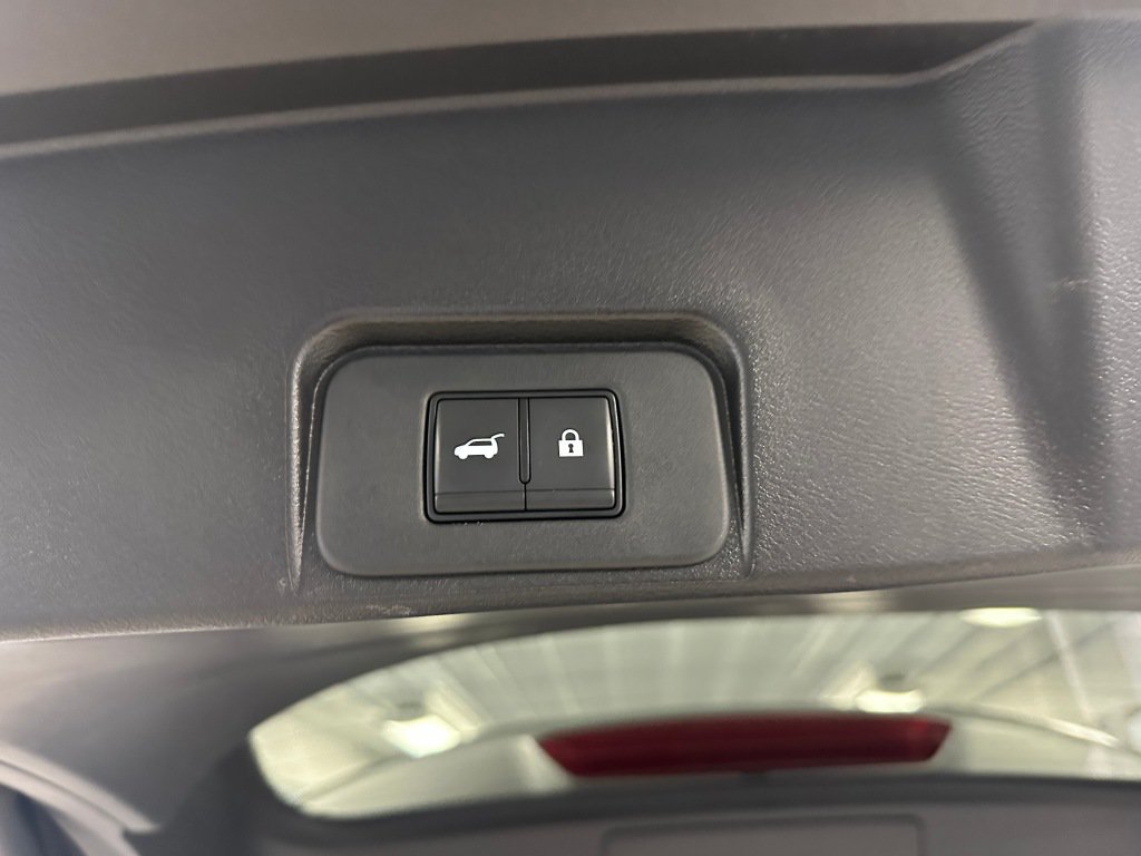 Used 2024 Nissan Rogue SV AWD/4WD image 23