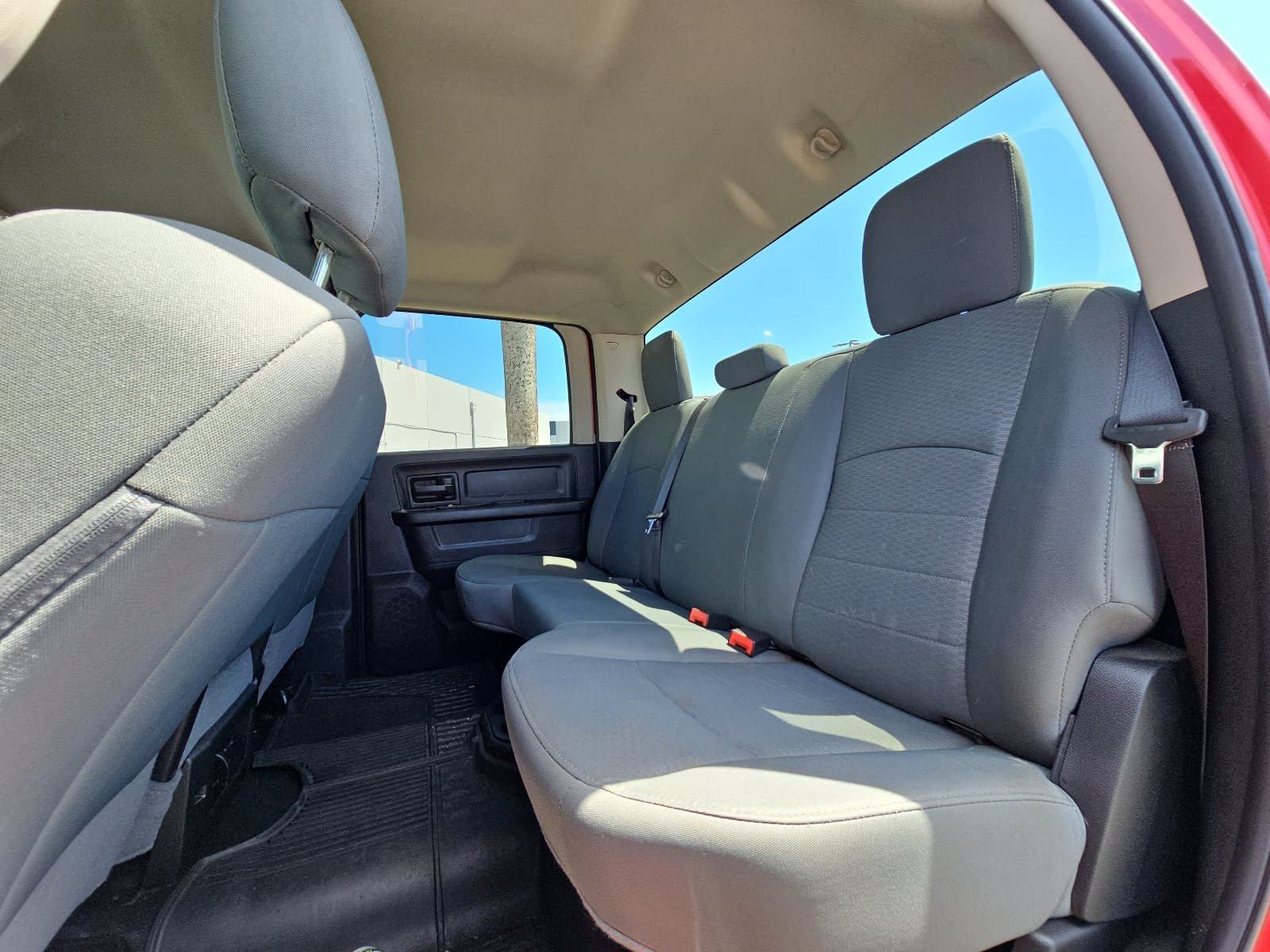 Used 2018 RAM 2500 Tradesman w/ Chrome Appearance Group AWD/4WD image 11