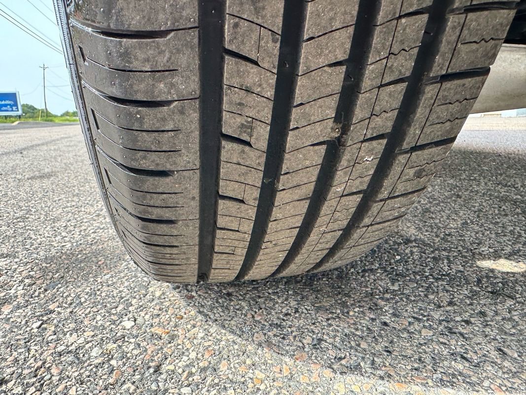 Used 2023 GMC Terrain SLT image 47