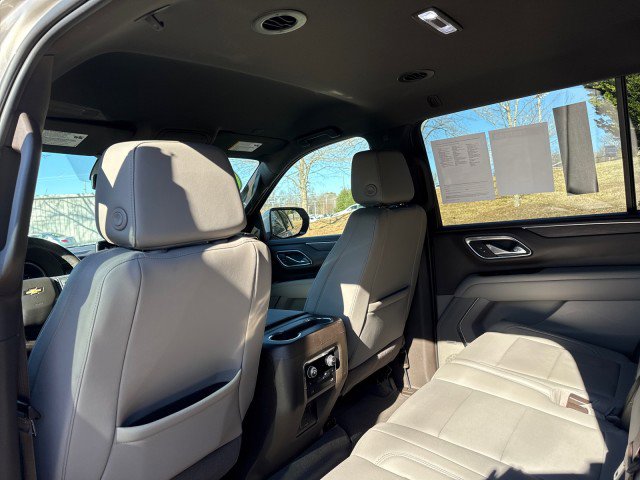 Used 2023 Chevrolet Suburban LT w/ Luxury Package image 34