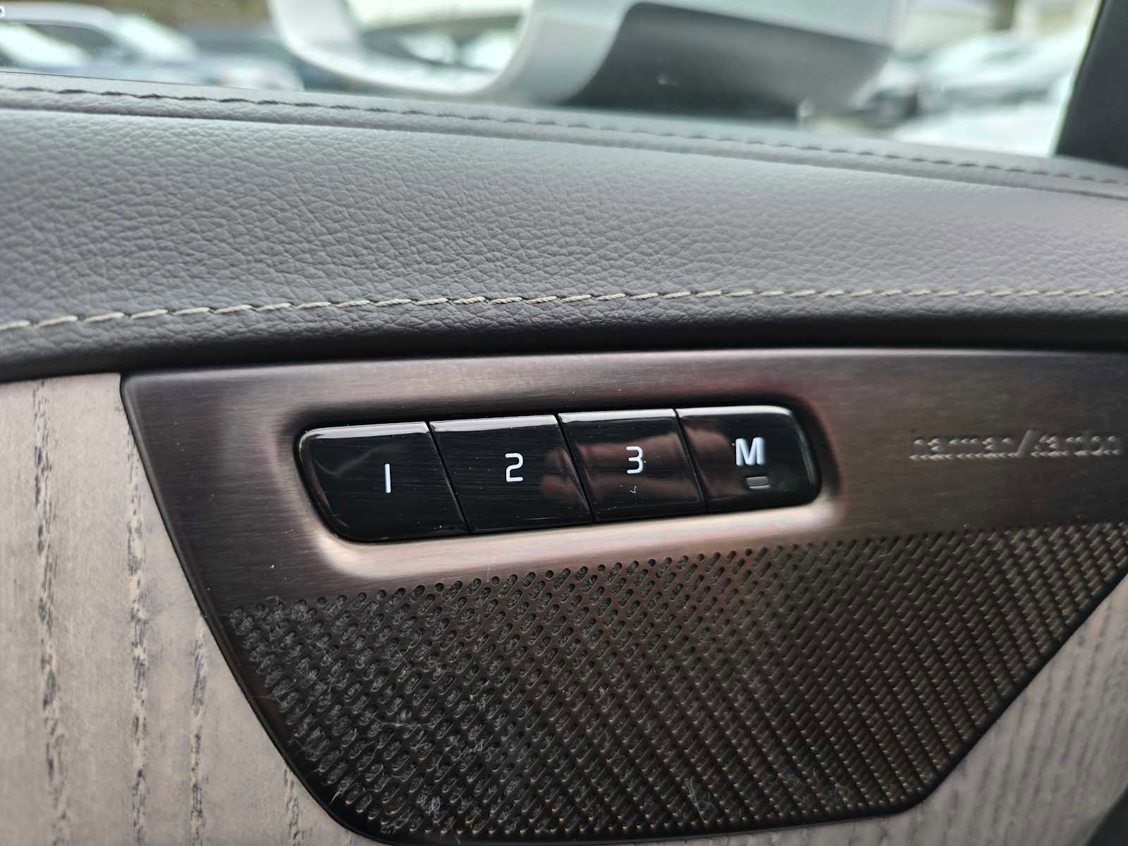 Certified 2023 Volvo XC90 T8 Ultimate w/ Protection Package Premier image 25