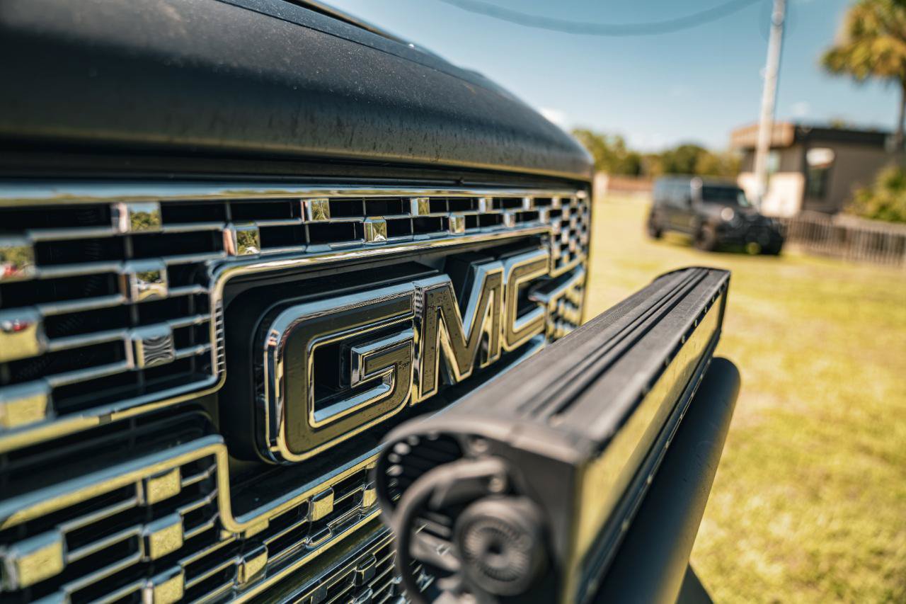 Used 2019 GMC Sierra 2500 Denali w/ Duramax Plus Package AWD/4WD image 11