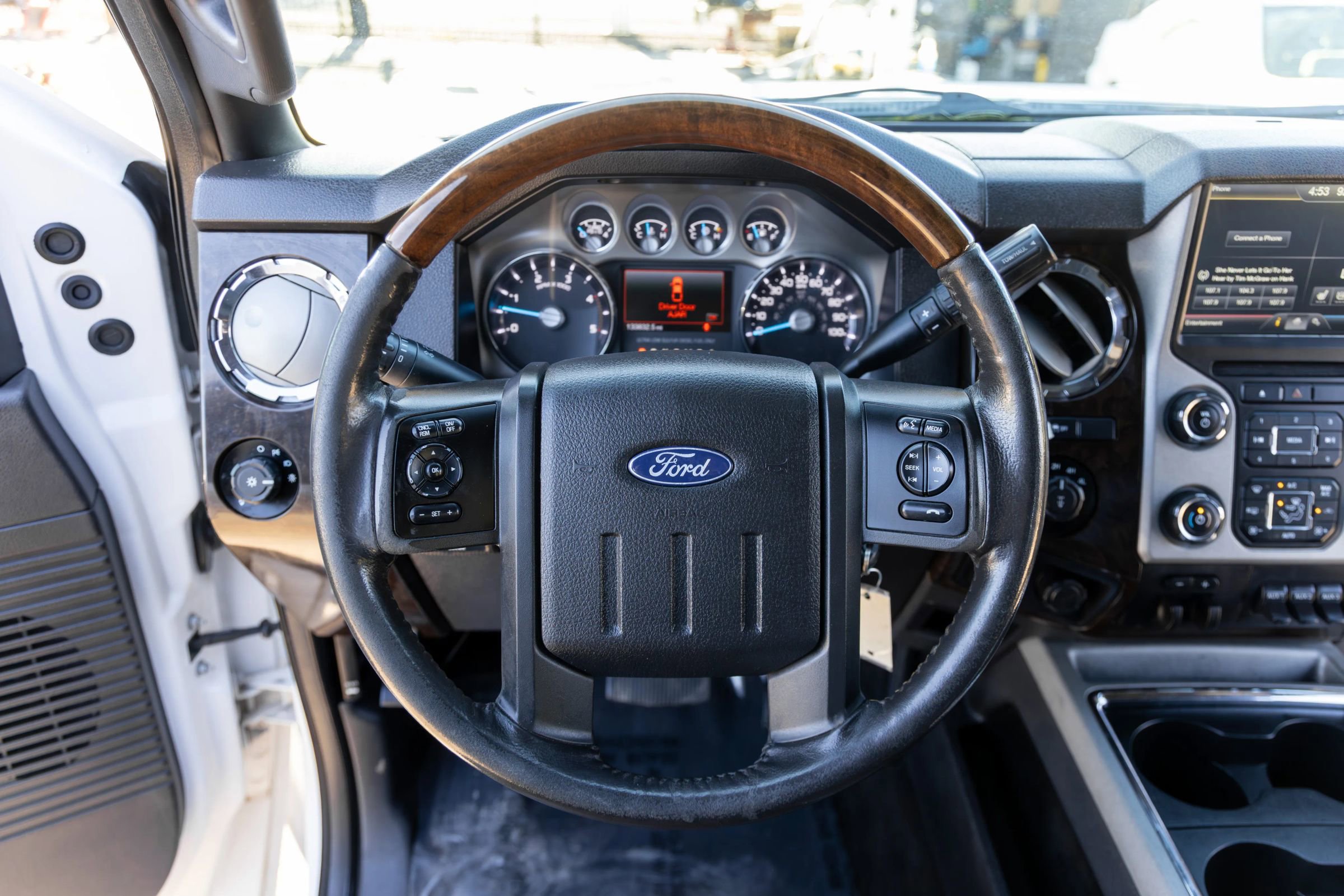 Used 2016 Ford F350 Platinum w/ FX4 Off-Road Package AWD/4WD image 20