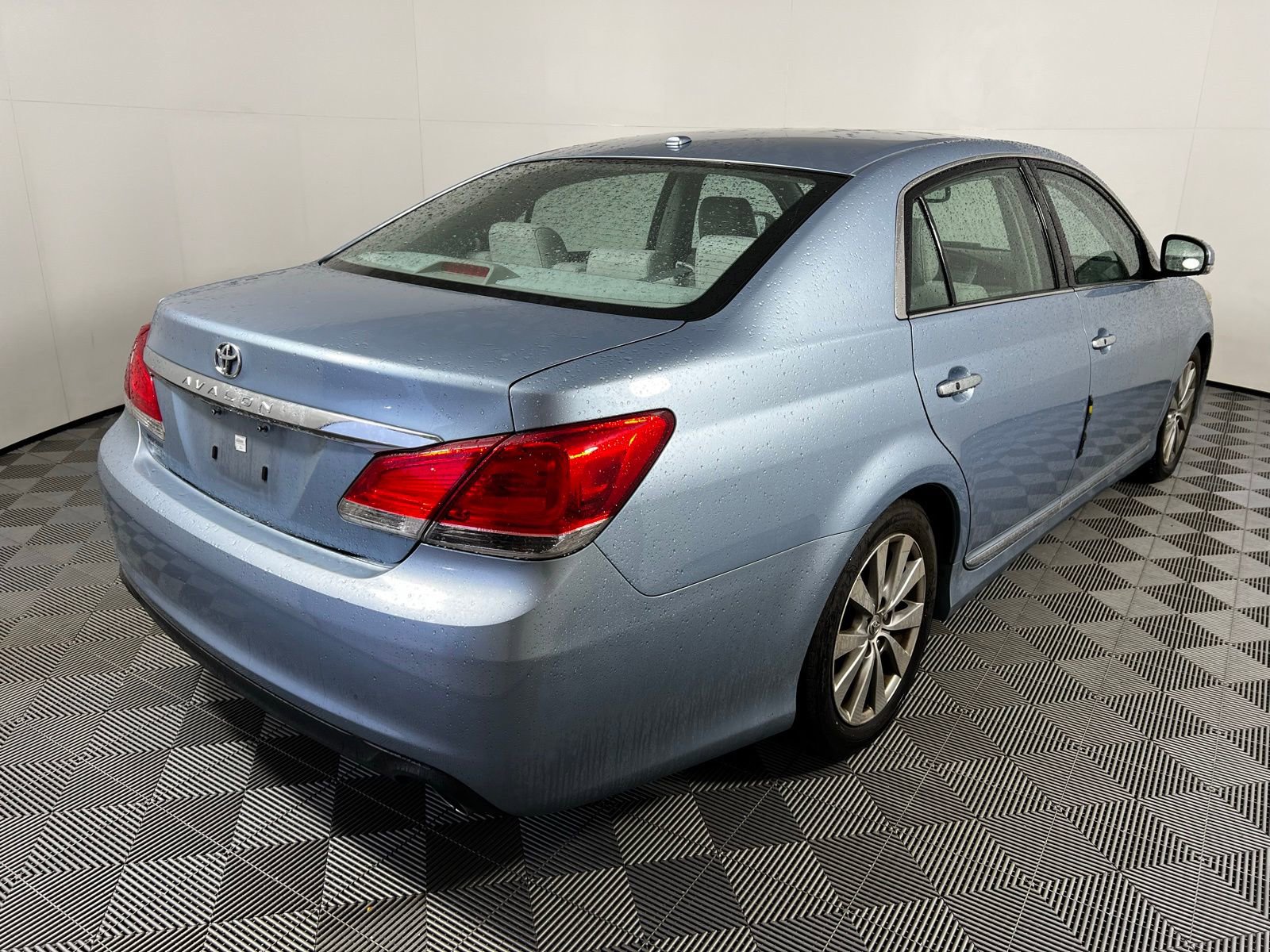 Used 2012 Toyota Avalon Limited image 5