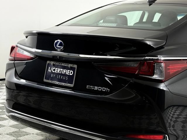 Certified 2022 Lexus ES 300h Ultra Luxury w/ Accessory Package 2 FWD image 16