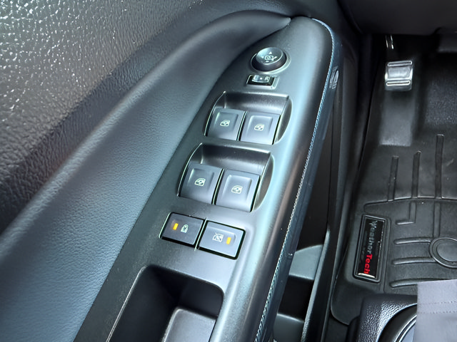 Used 2022 Chevrolet Colorado Z71 AWD/4WD image 21