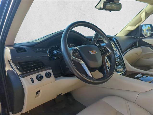Used 2020 Cadillac Escalade ESV Premium Luxury AWD/4WD image 11